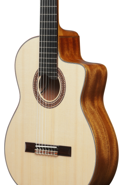 Ibanez GA3007CE-NT, 7-saitige Konzertgitarre, Fichte massiv/Mahagoni, Cutaway, Pickup